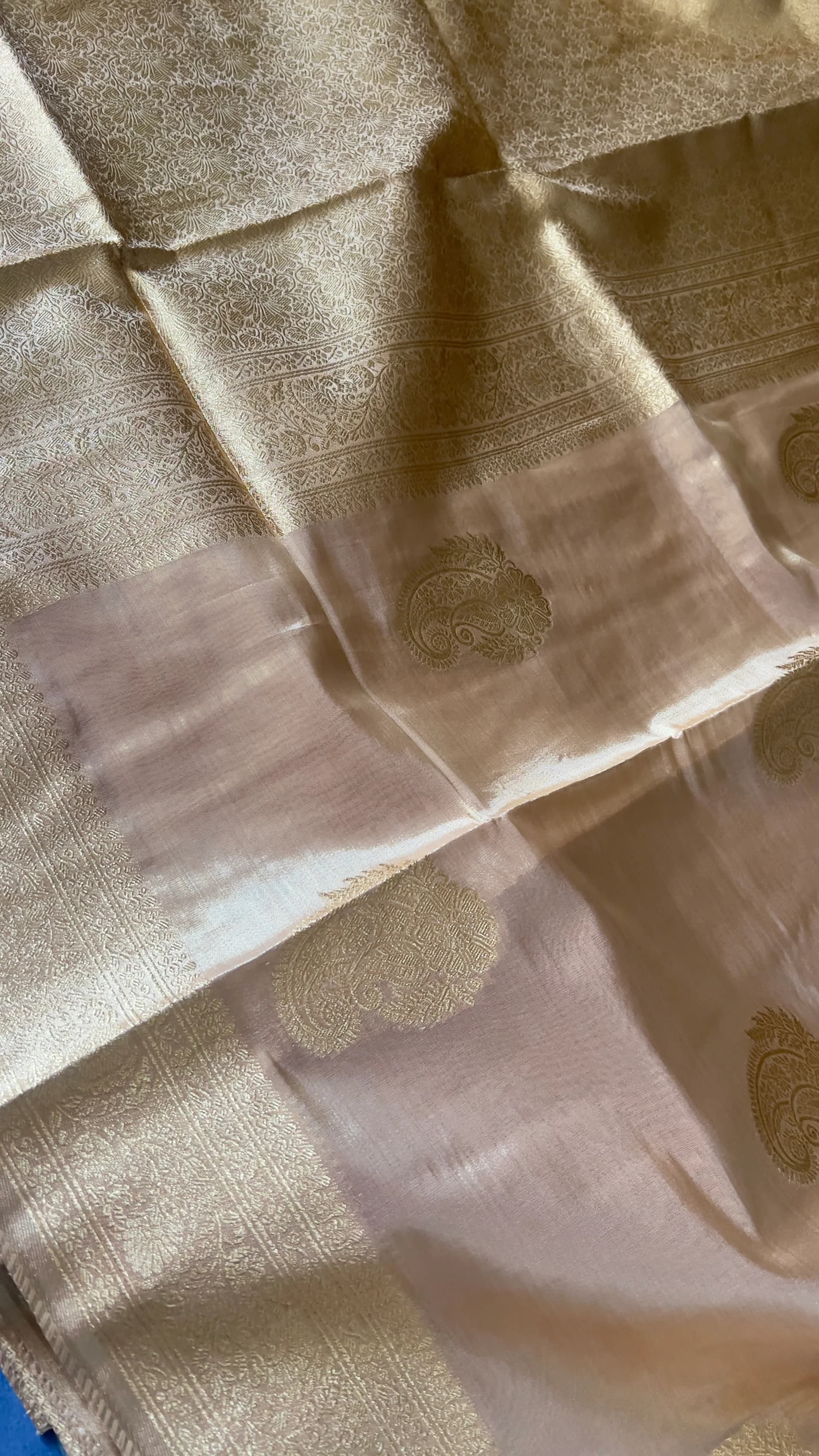 Pallu detail in antique gold zari